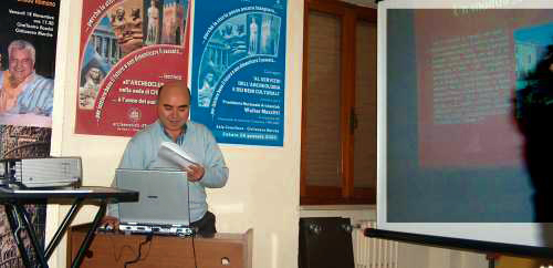 Il prof. Raimondo Giustozzi durante la conferenza